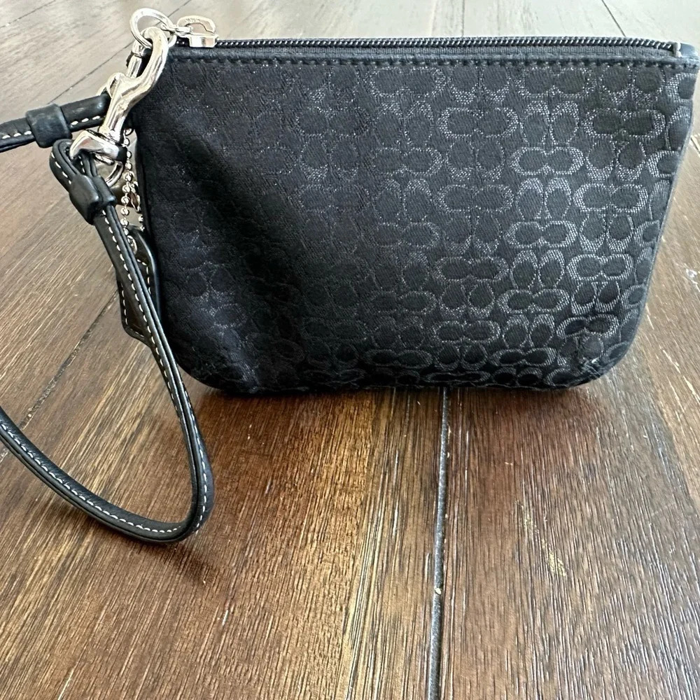 Coach signature logo wrislet